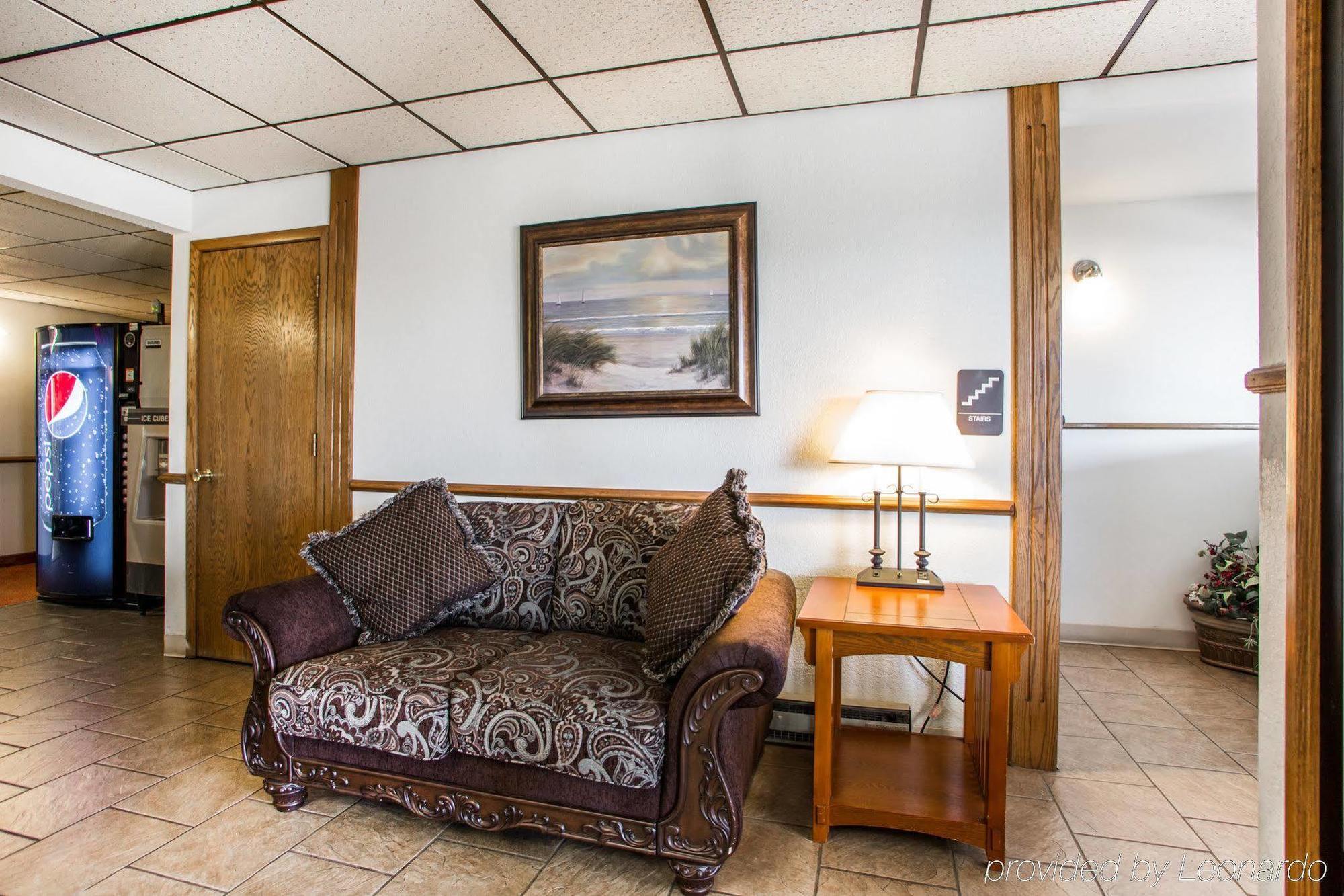 Travelodge By Wyndham Merrill Bagian luar foto